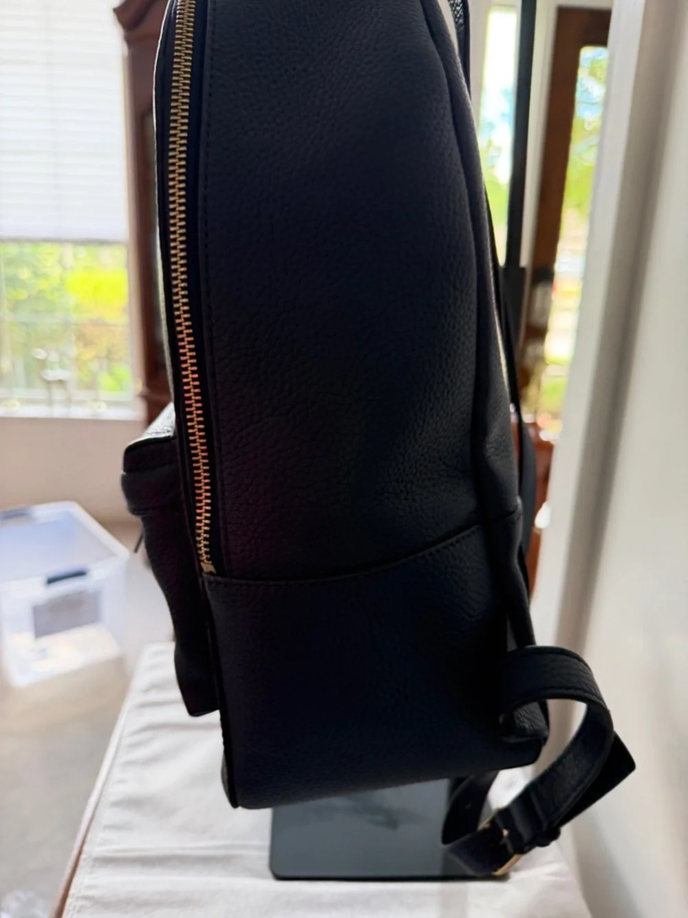 EUC Tory Burch Navy Thea Pebbled Leather Backpack